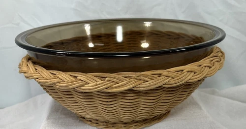 Pyrex BROWN AMBER Mixing Bowl 4 L 326 Smokey Glass LARGEST NESTING Wicker basket