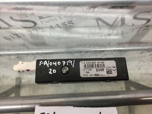 (AS) MERCEDES BENZ W204 C KLASSE RADIO AERIAL VERSTÄRKER AMP MODUL A2048200189