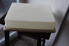 TUPPERWARE VINTAGE RECTANGULAR CAKE TAKER - HOLDS UP TO 9 X 13 CAKE OR SEVERAL C