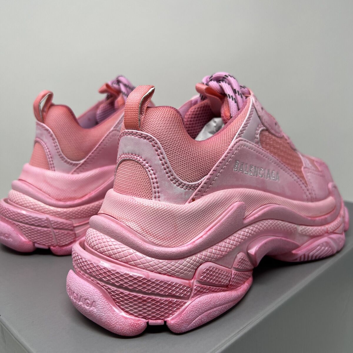 Balenciaga Triple S Women's Sneakers Size 36 EU / 6 US Pink Balenciaga Triple S Women's Sneakers Size 36 EU / 6 US Pink