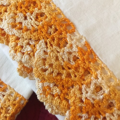 Vintage Cotton Pillowcase Pair 21x34 Fab Hand Crochet (4017) Orange Trim - Picture 2 of 3