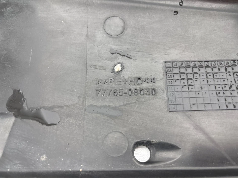 Protector de bote de carbón de vapor Toyota Sienna 2011-2016 3,5 77765 Foto 3 de 4