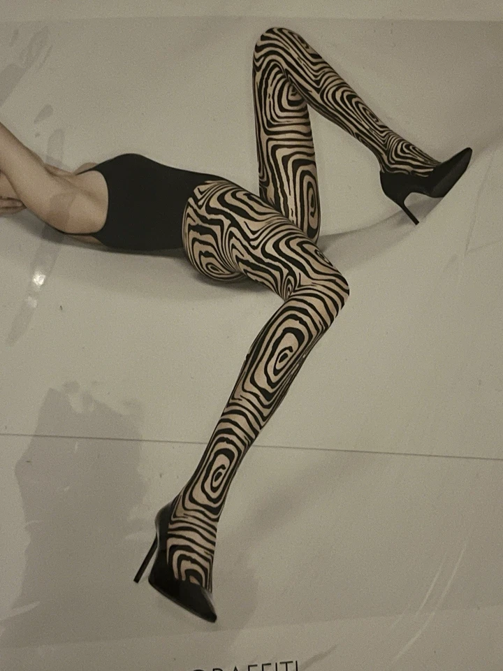 Wolford all over patter tights 20D colour Sahara/Black size Large new sealed - Image 4 of 4