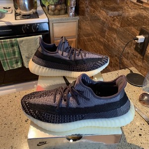 yeezy carbon stock