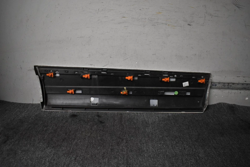 AUDI Q7 PREMIUM 2010-2015 LADO IZQUIERDO MOLDURA INFERIOR FÁBRICA OEM Foto 4 de 4