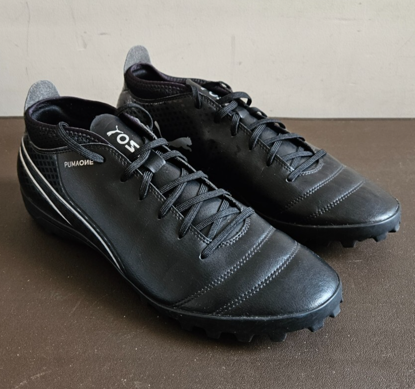 PUMA One TT Men's Football Boots in Black, Lightweight, Size