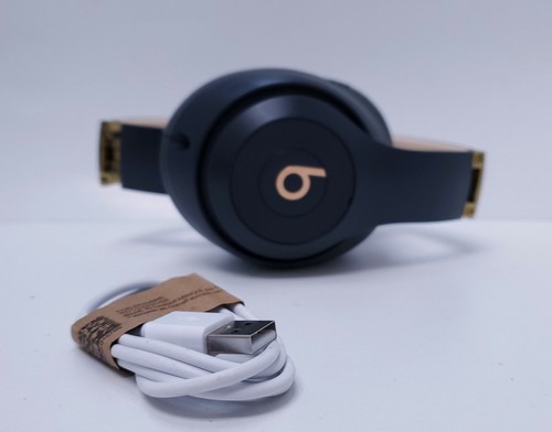 3 A1914 Wireless Bluetooth Headphones 