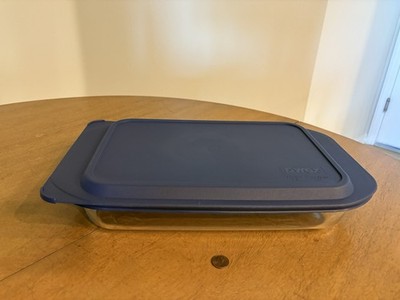 Pyrex #2233 Glass 13 x 9 x 2'' Lasagna / Cake 3 Quart Baking Pan Dish w/ Blue Lid