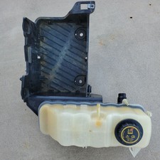 17-19 Ford F-250 F-350 Super Duty Battery Tray W Coolant Tank Hc3b-6a987-ad Oem