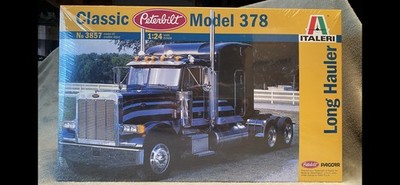 Sealed 1/24 Scale Italeri Peterbilt Classic Model 378 Long Hauler Plastic Model