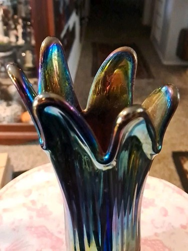 Vintage Fenton Amethyst Iridescent Carnival Glass Vase - Picture 12 of 19