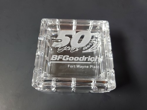 BF Goodrich 3 1/2 x 1 3/4 pollici vetro inciso scatola ricordo 50° anniversario - Foto 2 di 9
