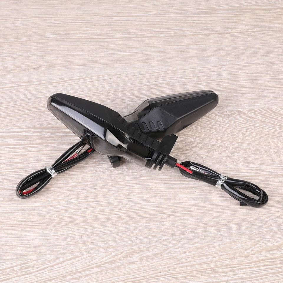 Luz LED de señalización de giro para Triumph Trident 660 Rocket 2500 Daytona 675 R 765 Foto 3 de 4