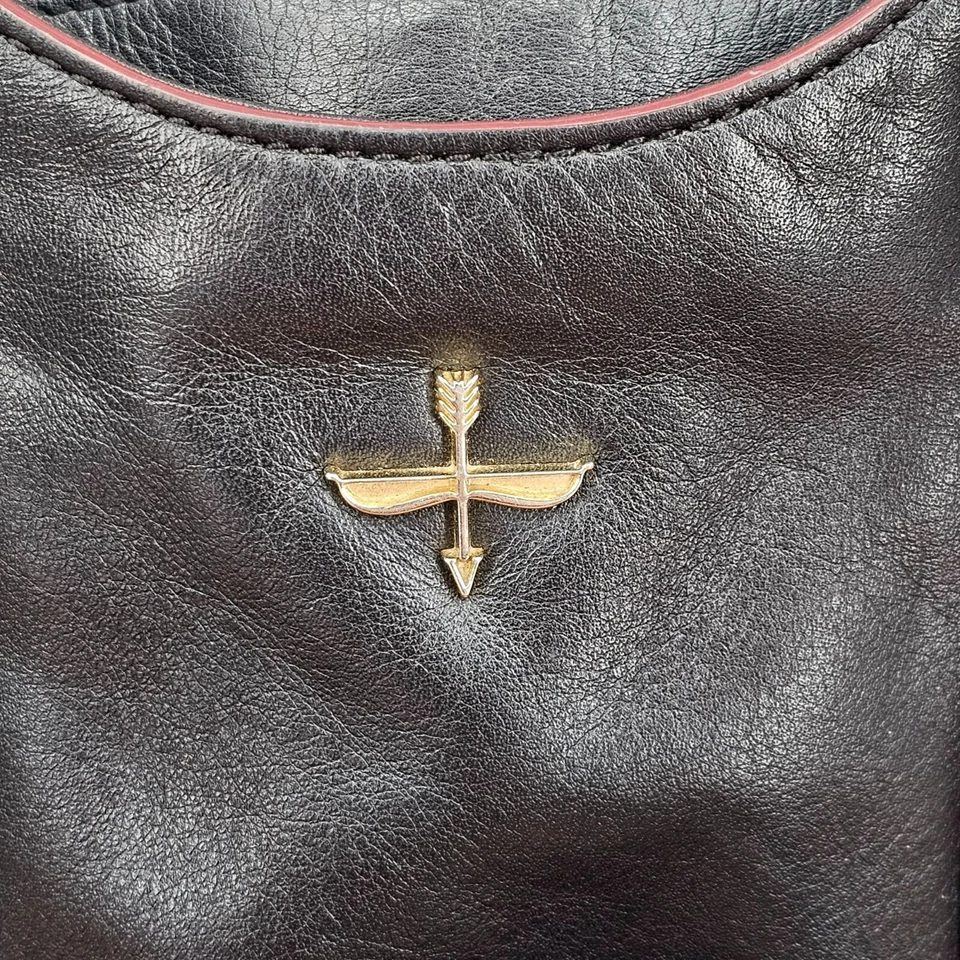 Bolso Bandolera Pour La Victoire Cuero Negro Borde Rojo Azul Asa Interior Cremallera Foto 3 de 4