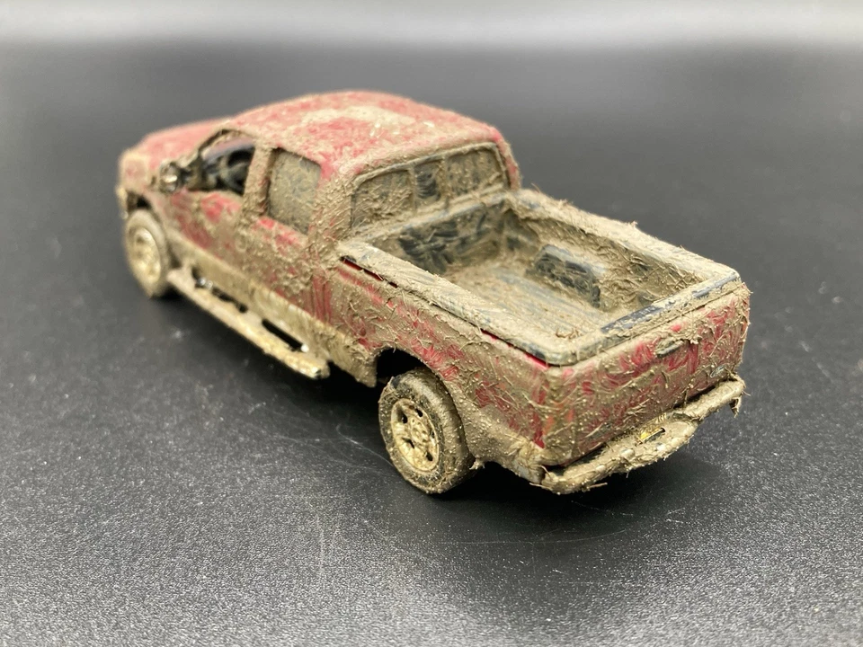 2004 Ford F-250 Super Duty Diesel 4x4 Muddy Customized 1/64 Diecast Mud Truck - Image 3 of 4