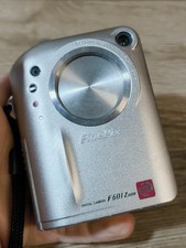 Fujifilm Finepix F601 Zoom 3.1MP CCD Compact Digital Camera 00s