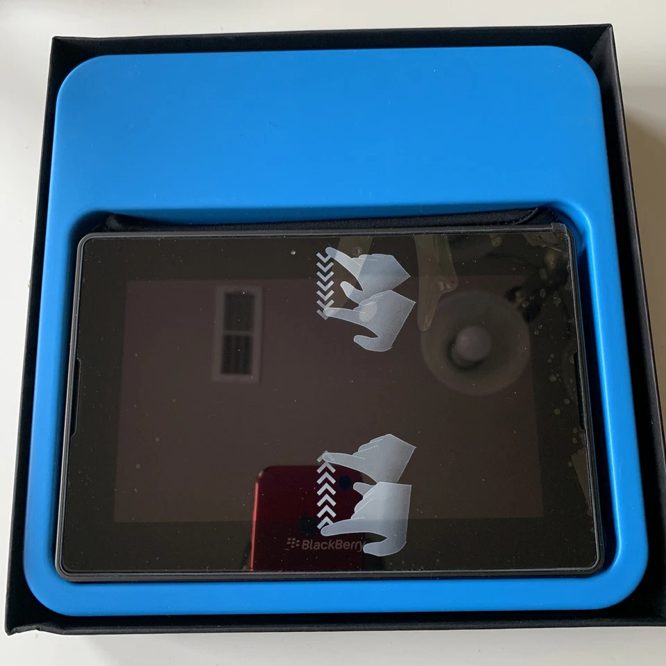 Brand New BlackBerry PlayBook 32GB, Wi-Fi, 7in Tablet eBook Reader - Black - Image 4 of 4