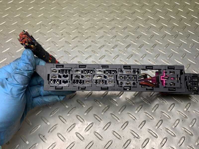 Bentley Continental Flying Spur 2005-2008 outer Fuse box P/N 3D1937499E