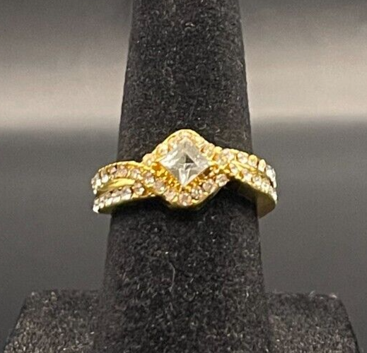 Vintage Antique Gold Tone Rhinestone CZ Wedding Style Ring - Size 5