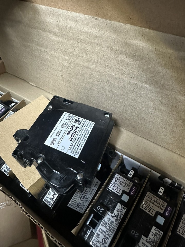 Q120DFN - Siemens Plug-In 120/240V 20A 1 Pole Circuit Breaker 10ka 120v - Foto 3