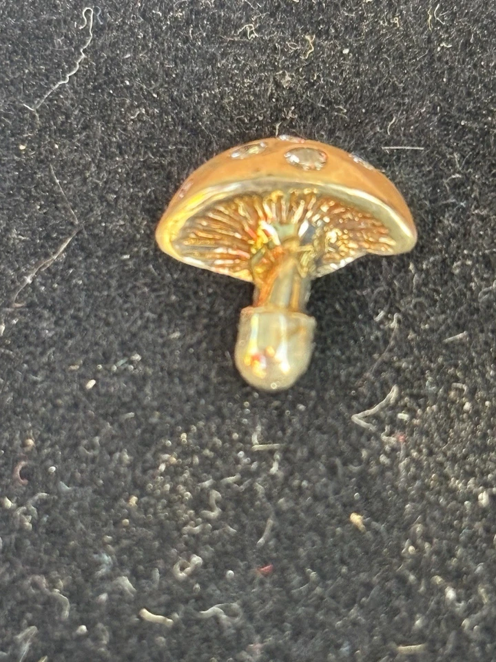 Gold Pin With 5 Diamonds - Image 4 of 4