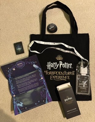 ハリー・ポッター 禁じられた森体験 トートバッグとマグネット Harry Potter A Forbidden Forest Experience Light Up Lanyard Pass