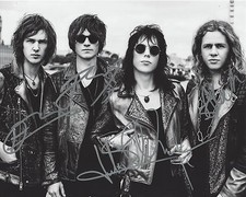 THE STRUTS (BRITISH ROCK BAND) SIGNED AUTHENTIC 8X10 PHOTO w/COA PROOF KISS THIS
