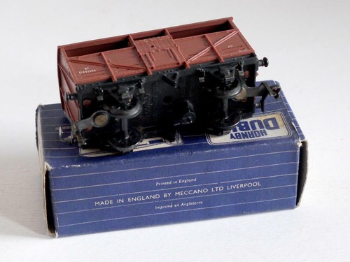 HORNBY DUBLO (32021) SUPER DETAIL (SD6) 8 TON CATTLE WAGON BR (BOXED) - Picture 6 of 12