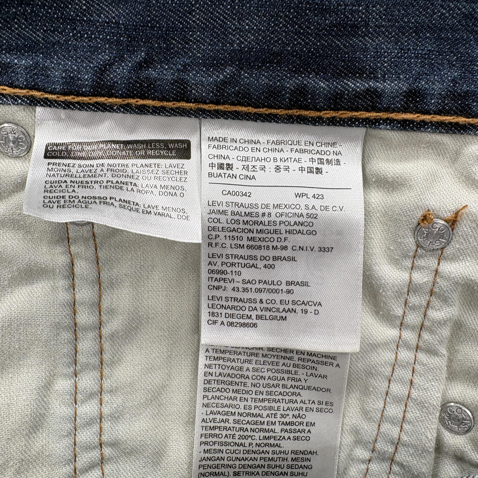 Levis 527 Jeans Mens 34x34 Blue Medium Wash Slim Bootcut Denim 5-Pocket Cowboy thumbnail 4