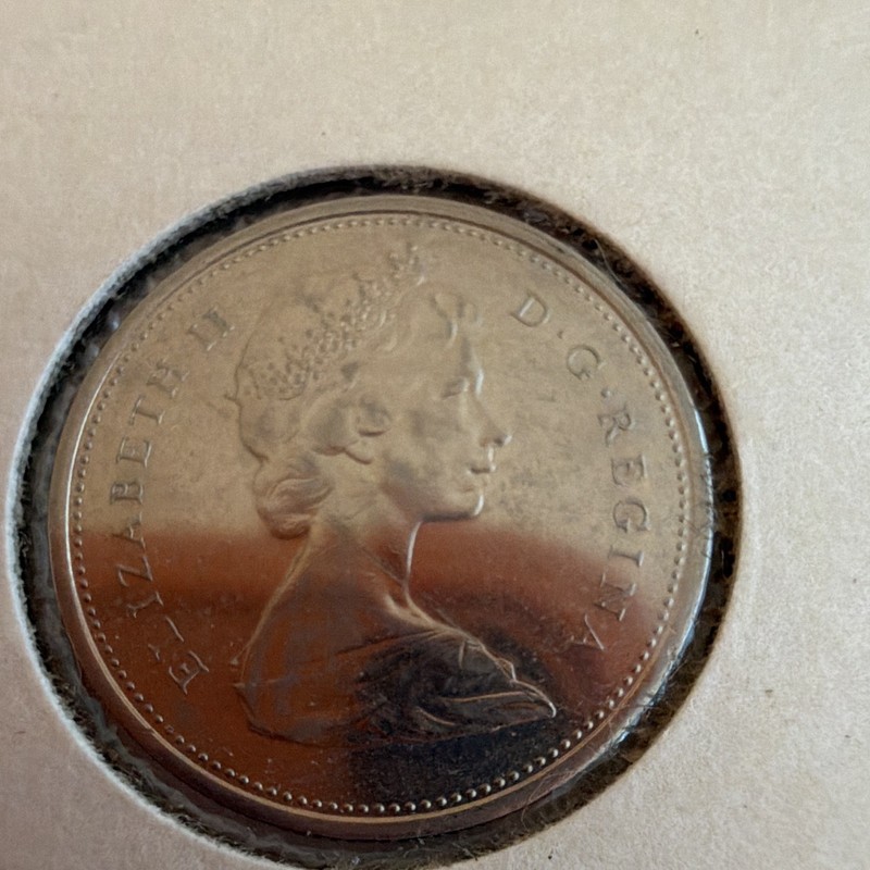 Canada 1974 25C Twenty-Five Cents Coin Queen Elizabeth II in Cardboard Holder