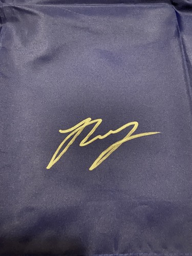 RARE! Bulls Basketball Josh Giddey AUTO SIGNED Large Australian Flag- JSA COA - Picture 4 of 5
