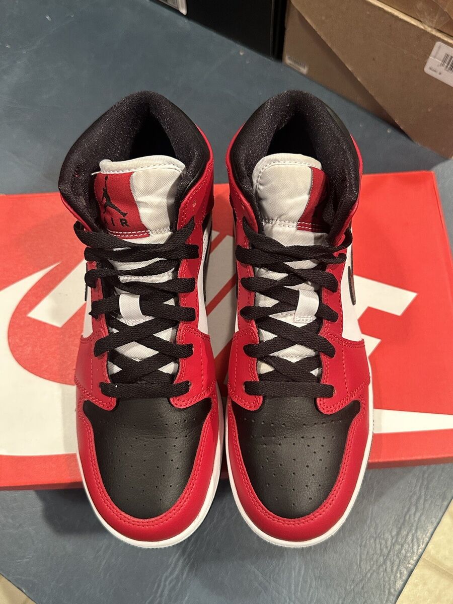 Size 5.5Y - Nike Air Jordan 1 Mid GS Chicago Black Toe Red Size 5.5Y - Nike Air Jordan 1 Mid GS Chicago Black Toe Red