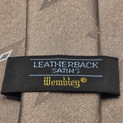 Vintage Wembley Leatherback Satins Gray Diamond Foulard Necktie 57'' Made in USA