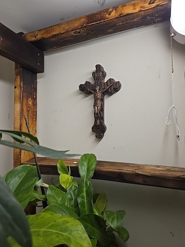 Gesù vintage ottone/bronzo su croce di legno INRI Gesù di Nazareth Re dei Giudei - Foto 14 di 14