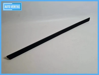 Hyundai Tucson (JM) Door bay strip left front (82310-2E000) - Image 1 of 4