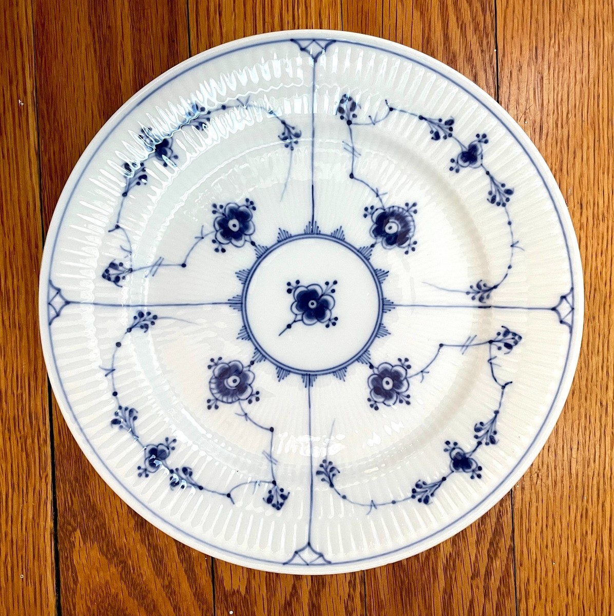 Antique Royal Copenhagen Blue Fluted Plain Plate No 299, 1894-1900 