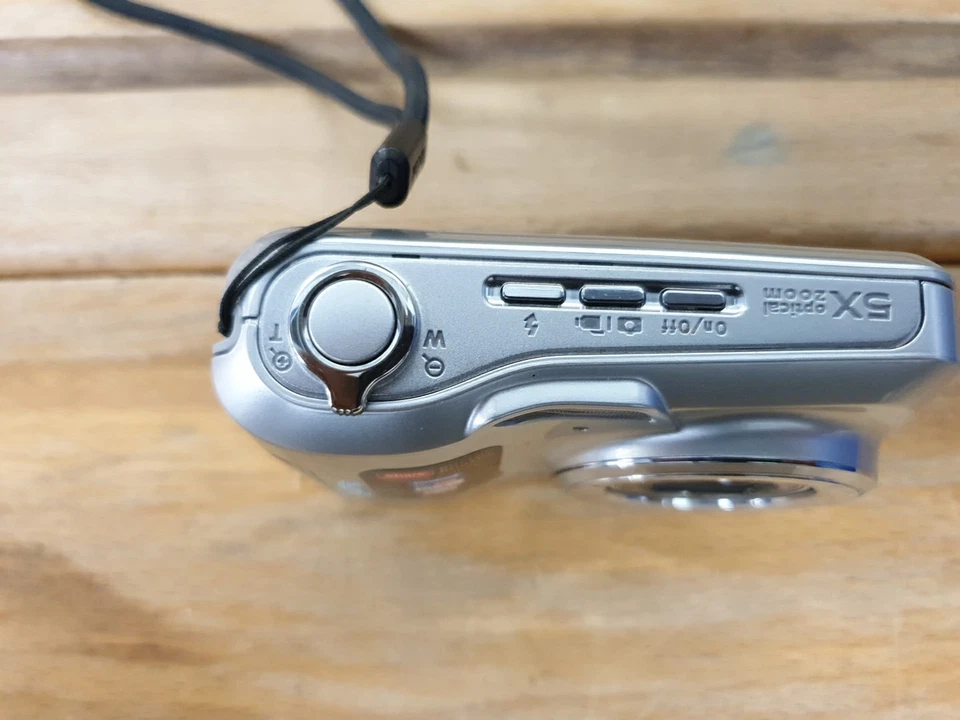 Kodak 14MP Digital Camera 5x Zoom EasyShare C195 Silver  - Image 2 of 4