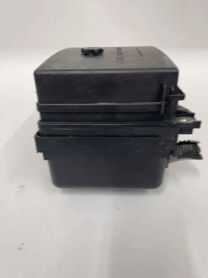 2000 Pontiac Grand Am Engine Fuse Box - Image 4 of 4