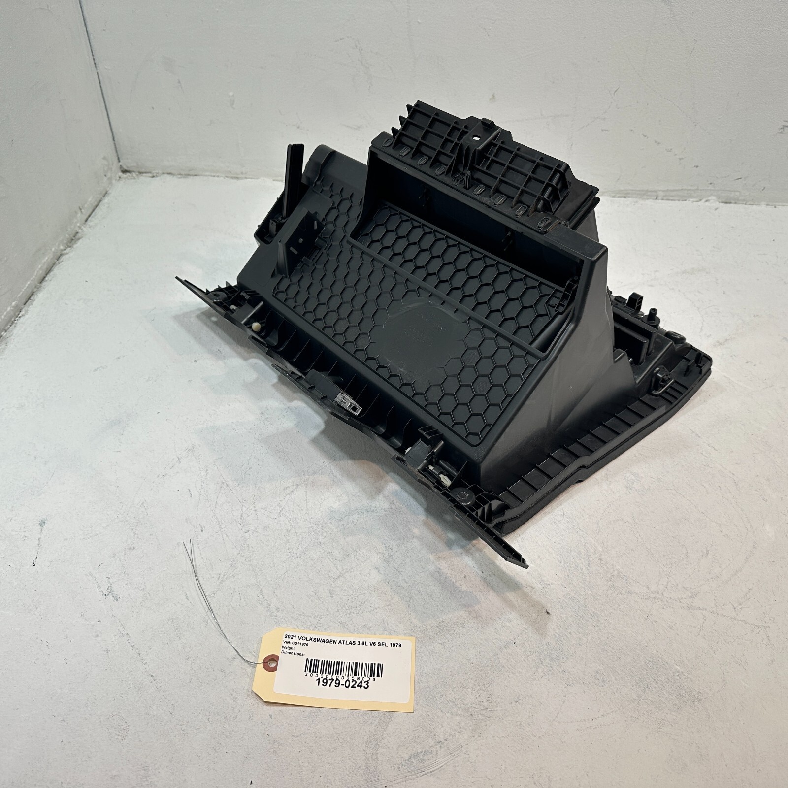 VOLKSWAGEN ATLAS 2018-2023 DASH DASHBOARD GLOVE BOX STORAGE COMPARTMENT OEM