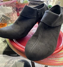 COACH AND FOUR GRAY FAUX SUEDE BOOTIES Shoes Sz 8 Women’s