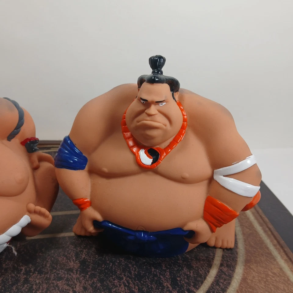 Juego de 2 luchadores Sumo King RC sin control remoto todavía en tarjeta fuera de caja Foto 3 de 4