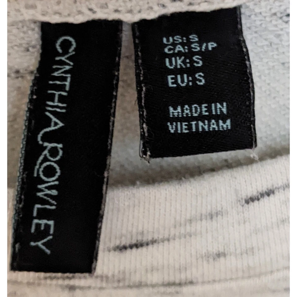 Vestido feminino Cynthia Rowley tamanho P branco cinza crochê boné manga curta - Imagem 3 de 4