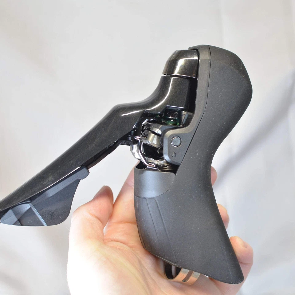 NEW Shimano Ultegra R8000 ST-R8000 RIGHT/REAR 11 Speed STI Shifter - Image 3 of 4