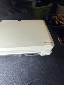 Nintendo 3DS Console - Pure White - Japanese - US Seller- No Charger- Damaged