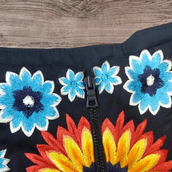 Pantalones Cortos Alice + Olivia Negros Cintura Alta Talla 2 Multi Floral Cremallera Multicolor Margarita Foto 4 de 4