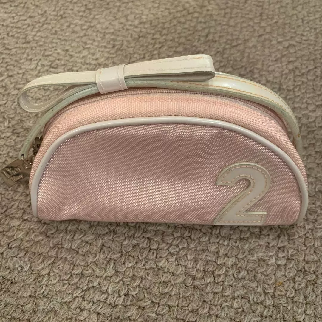 Pochette beauté Christian Dior couleur rose numéro 2 fermeture éclair du Japon