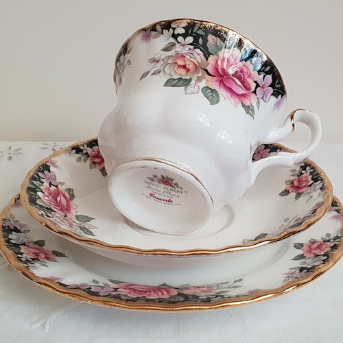 Trío de té vintage Royal Albert ""Concierto"" hueso China Inglaterra - Imagen 2 de 12