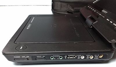 SONY ポータブルDVDプレーヤー　DVP-FX950 Amazon.com: Sony DVP-FX950 9-Inch Portable DVD Player (2009