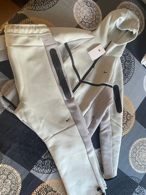 Nike Tech Fleece Anzug, Größe M, Limited Edition