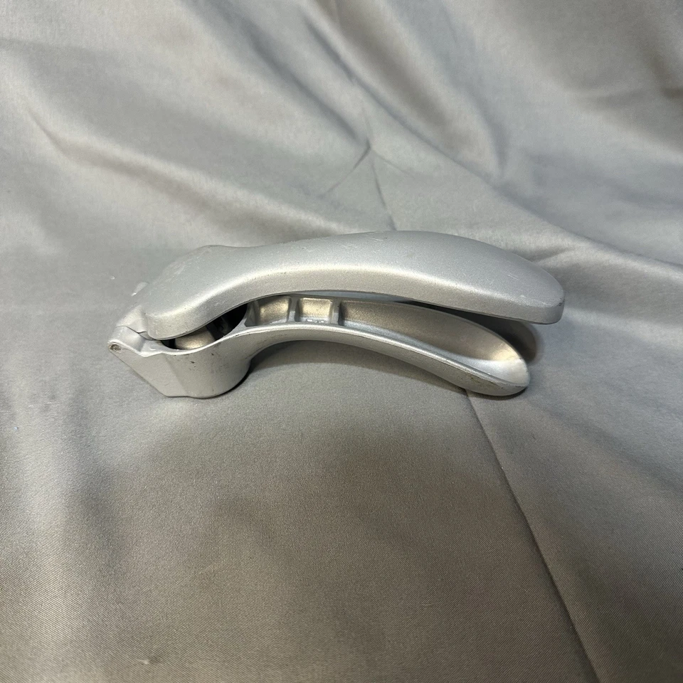 Prensa de ajo Pampered Chef #2575 aluminio *sin herramienta de limpieza* Foto 2 de 4